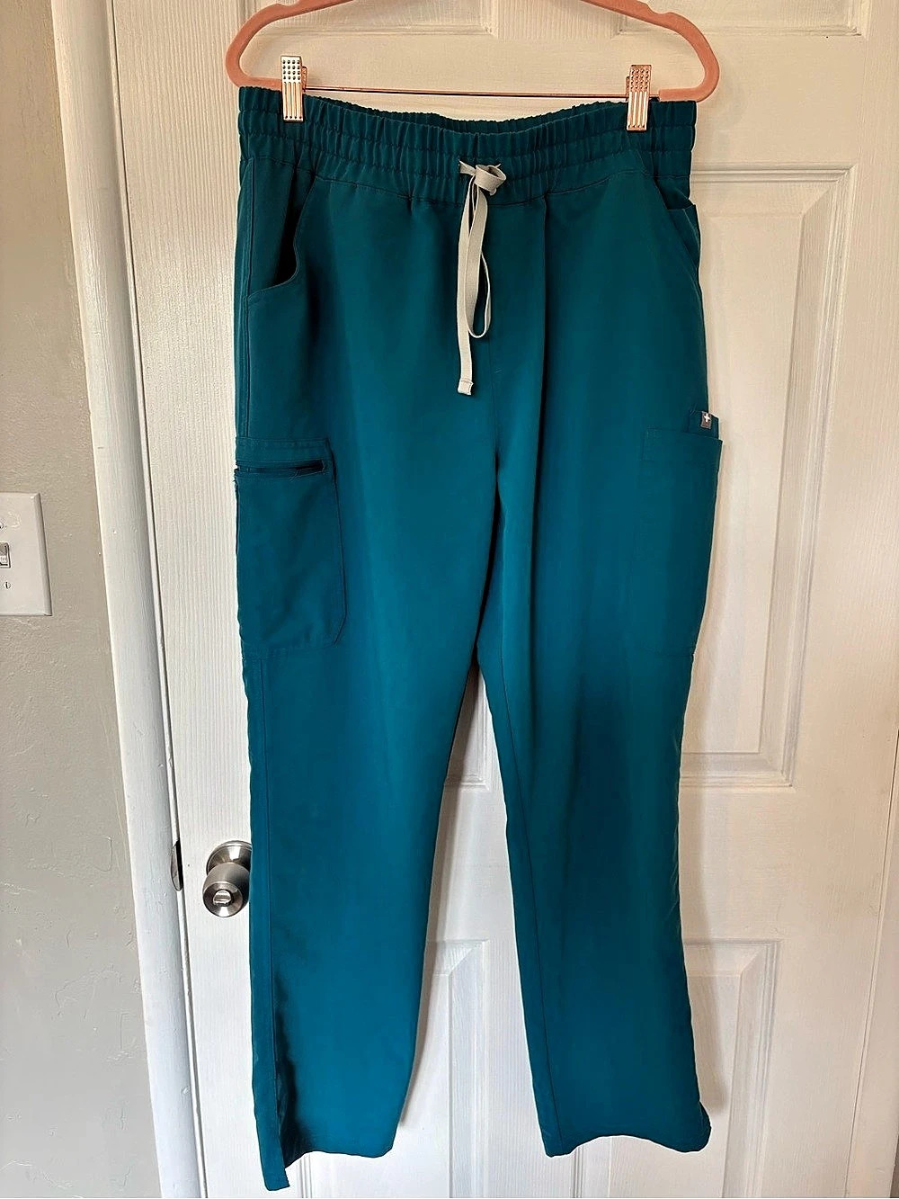 FIGS Technical Collection Straight Leg Scrub Pants in teal Blue Size Large